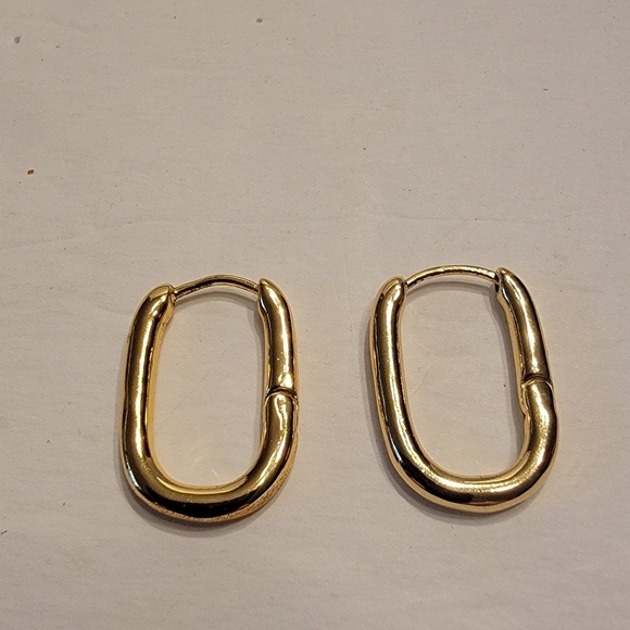 unsigned Jewelry - Goldtone Hinged U Shaped Hoops